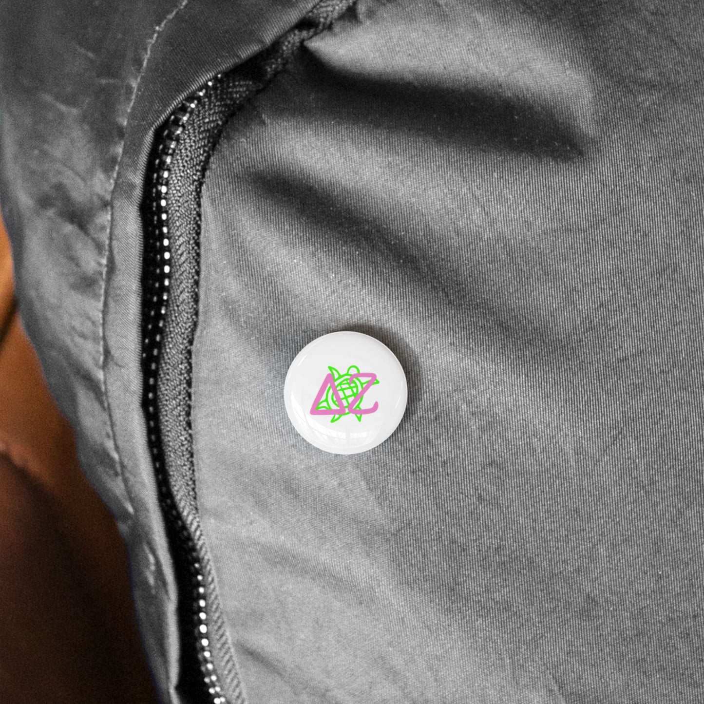 DZ Trendy Round Pins, Cute Enamel Badges, Statement Pins, Gift for Friends, Jacket Accessory, Backpack Customization