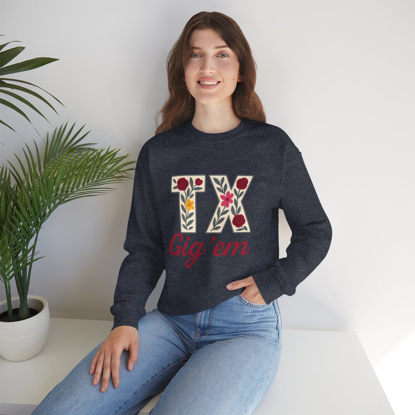 Texas Floral Crewneck Sweatshirt, Cozy Texas Sweatshirt, TX Gig'em Gift, Unisex Sweatshirt for Gamers, Floral Crew Neck for Casual Wear