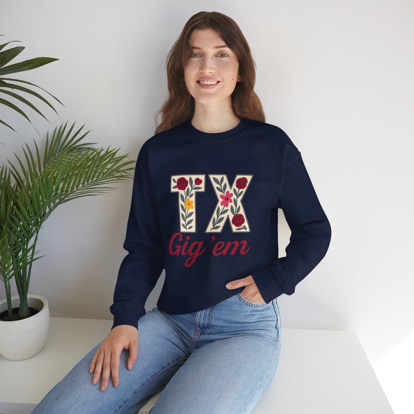Texas Floral Crewneck Sweatshirt, Cozy Texas Sweatshirt, TX Gig'em Gift, Unisex Sweatshirt for Gamers, Floral Crew Neck for Casual Wear