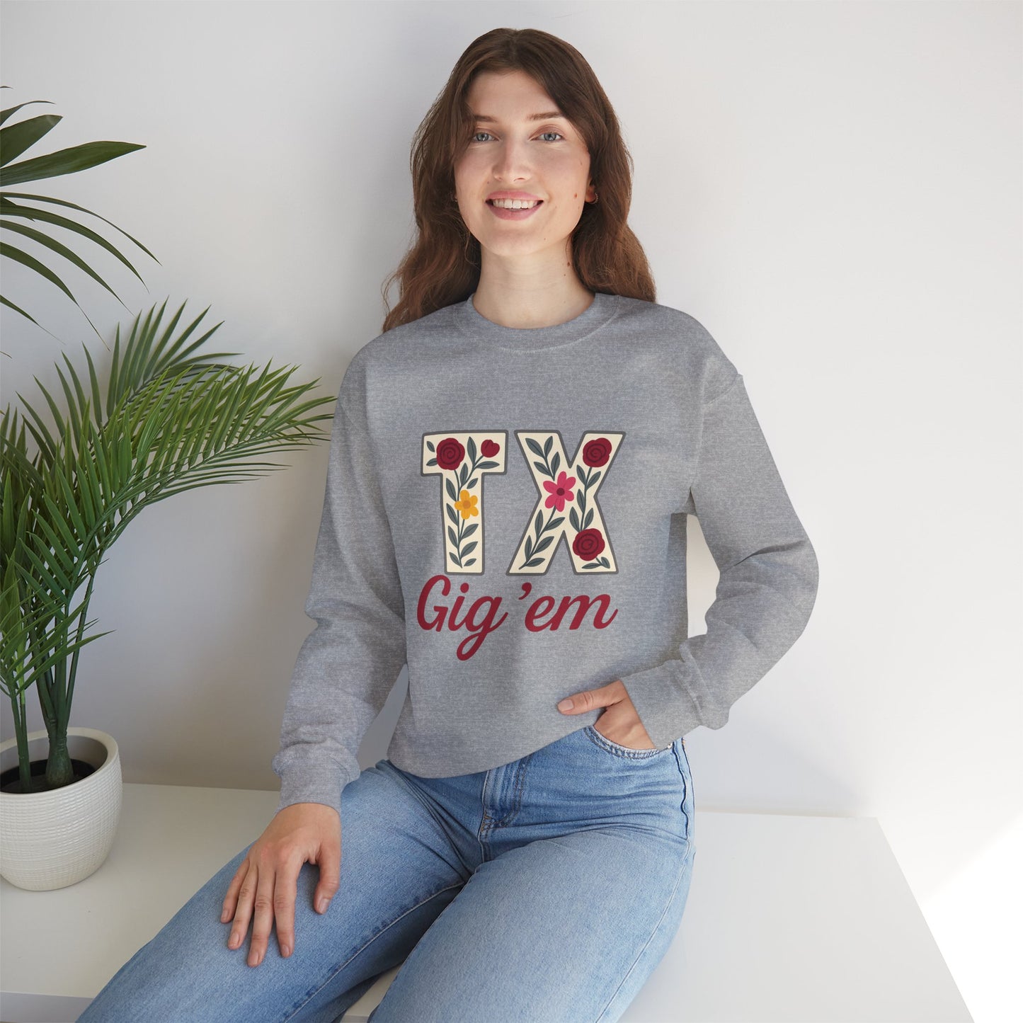 Texas Floral Crewneck Sweatshirt, Cozy Texas Sweatshirt, TX Gig'em Gift, Unisex Sweatshirt for Gamers, Floral Crew Neck for Casual Wear