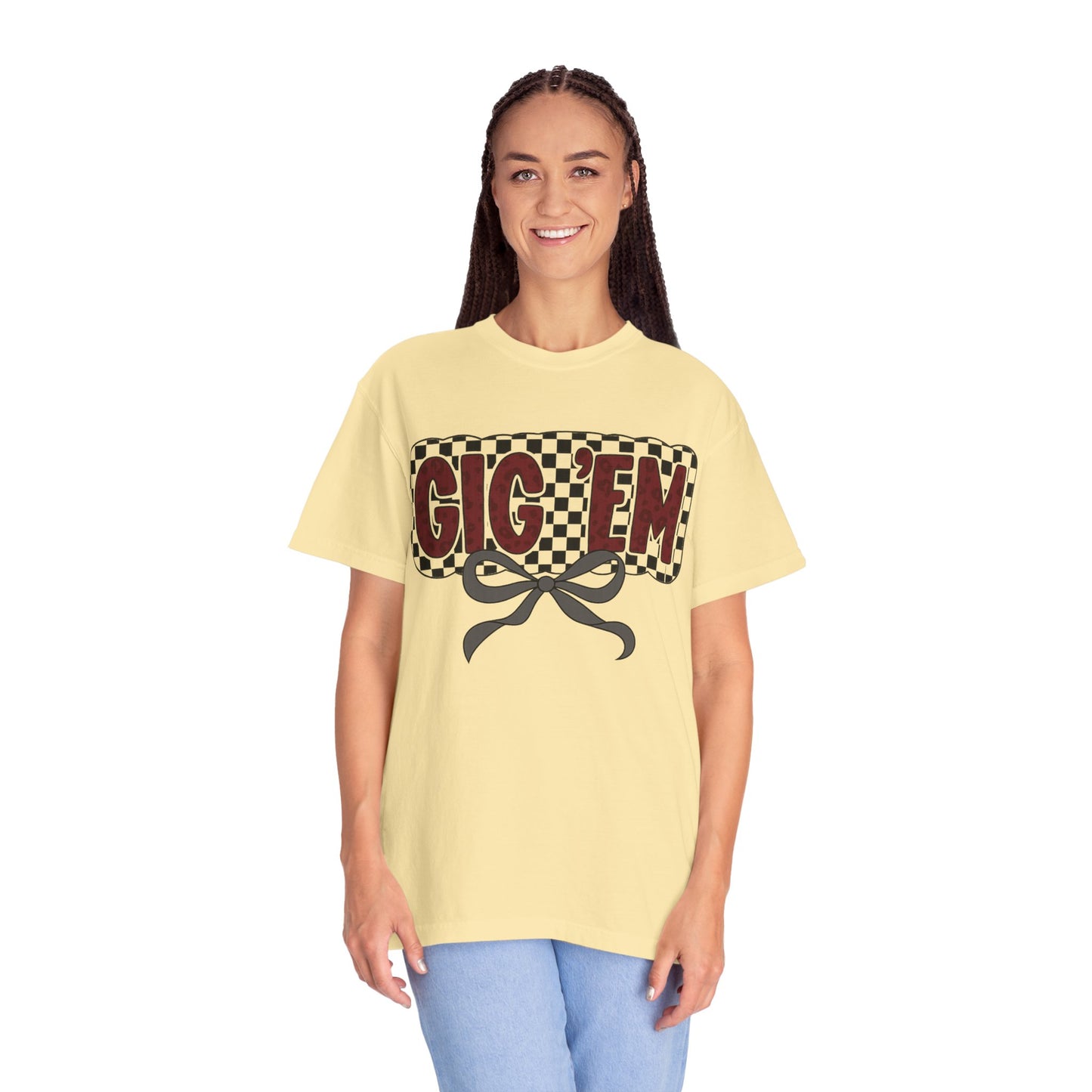 Checkered Style Unisex T-shirt with 'GIG'EM' Design, Trendy Graphic Tee for Casual Wear, Fan Merchandise, Gift Idea, Summer Essential