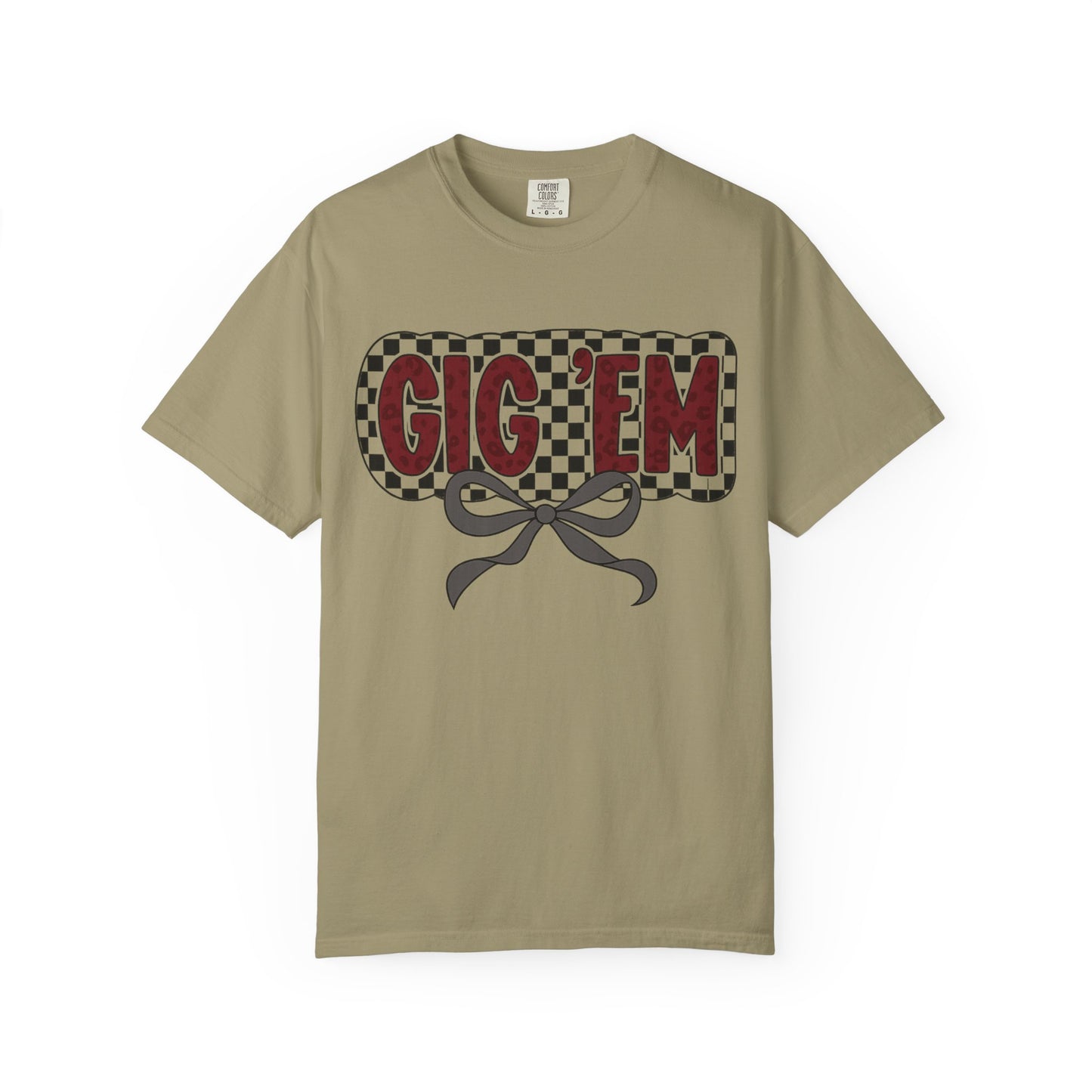 Checkered Style Unisex T-shirt with 'GIG'EM' Design, Trendy Graphic Tee for Casual Wear, Fan Merchandise, Gift Idea, Summer Essential