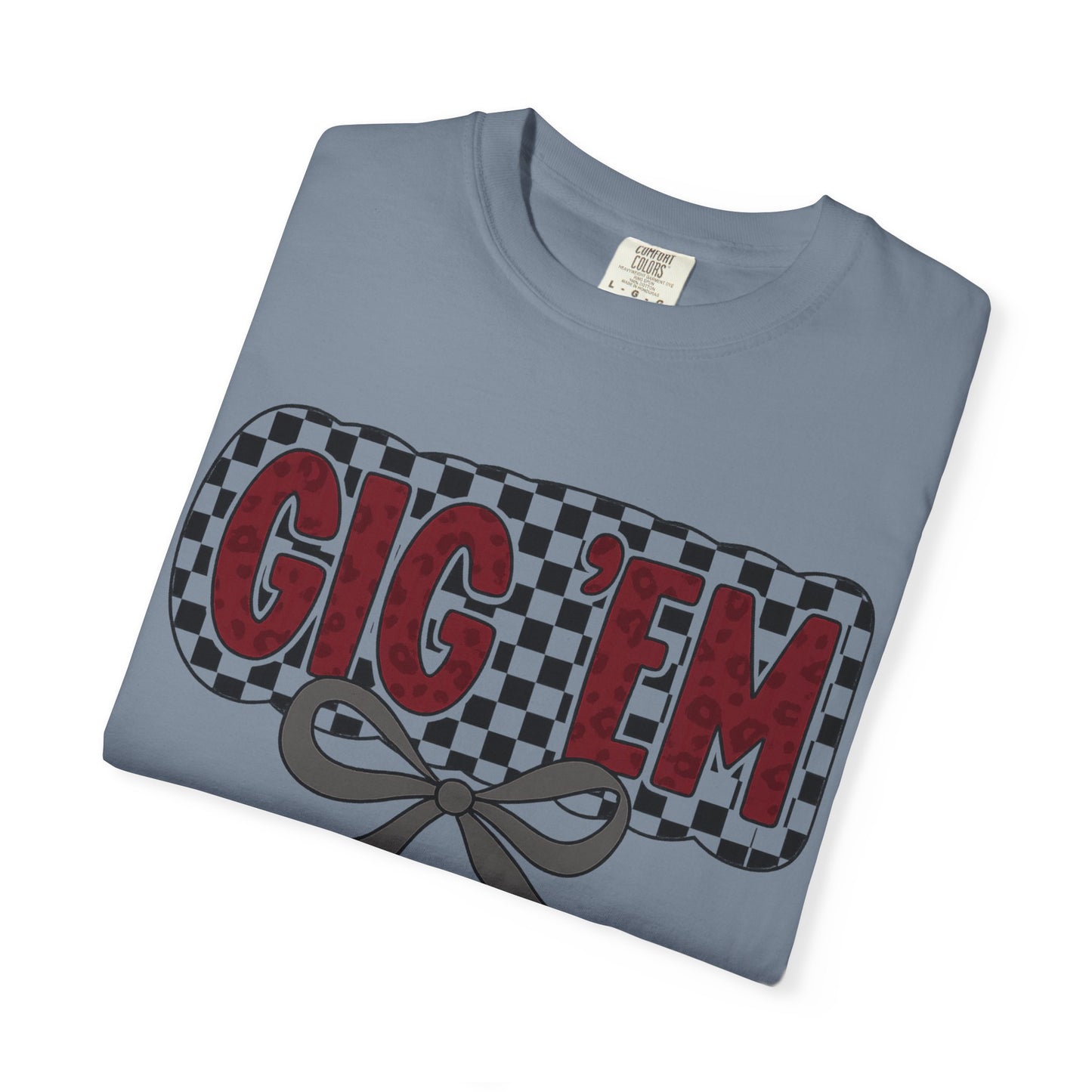 Checkered Style Unisex T-shirt with 'GIG'EM' Design, Trendy Graphic Tee for Casual Wear, Fan Merchandise, Gift Idea, Summer Essential