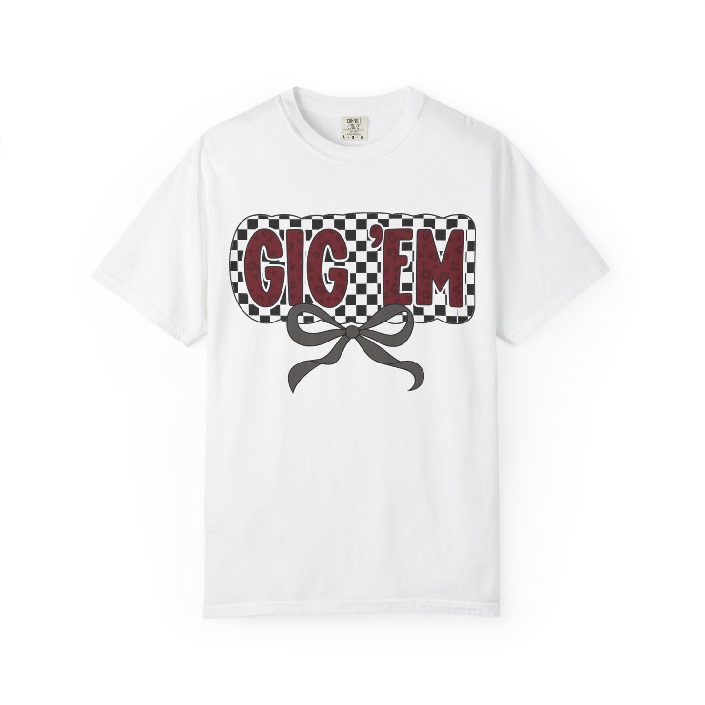 Checkered Style Unisex T-shirt with 'GIG'EM' Design, Trendy Graphic Tee for Casual Wear, Fan Merchandise, Gift Idea, Summer Essential