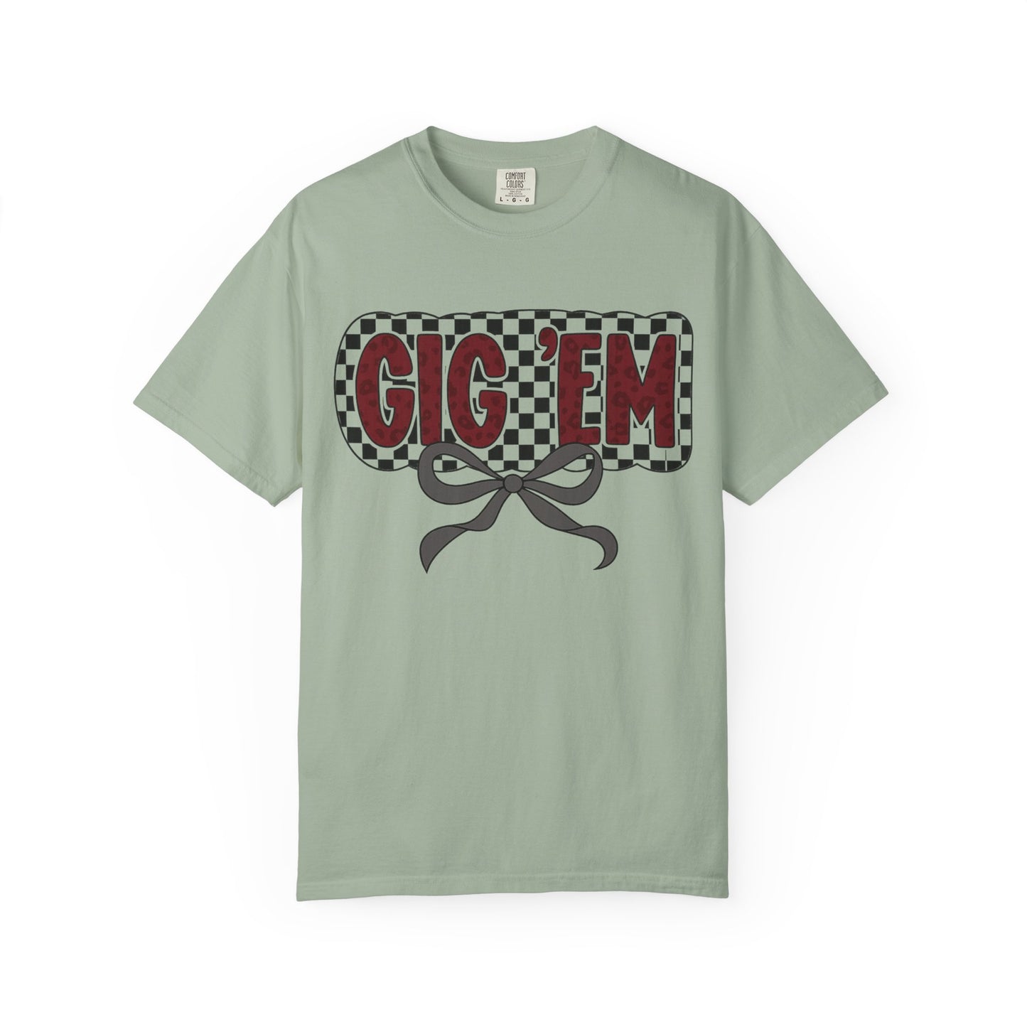 Checkered Style Unisex T-shirt with 'GIG'EM' Design, Trendy Graphic Tee for Casual Wear, Fan Merchandise, Gift Idea, Summer Essential