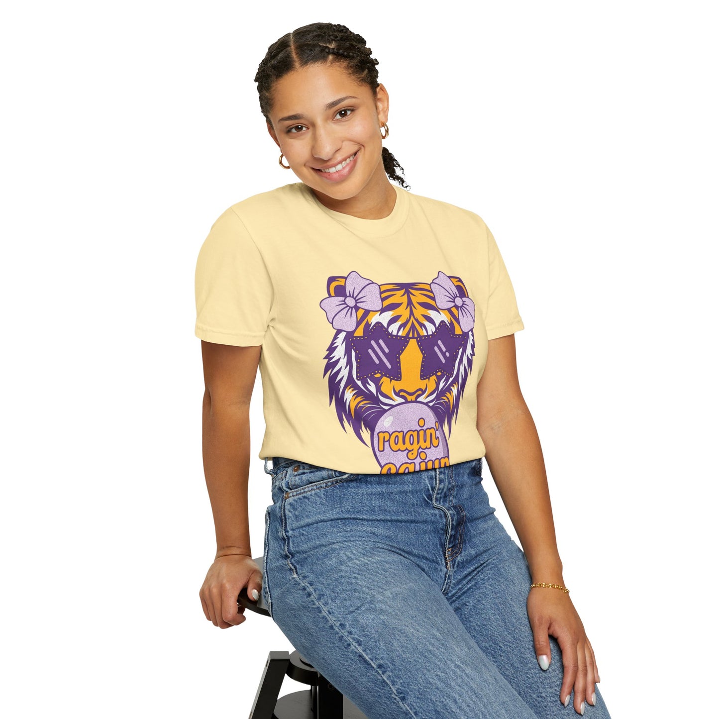 Ragin Cajun Bow Bubble Tiger T-Shirt - Casual Wear and Gift for Animal Lovers
