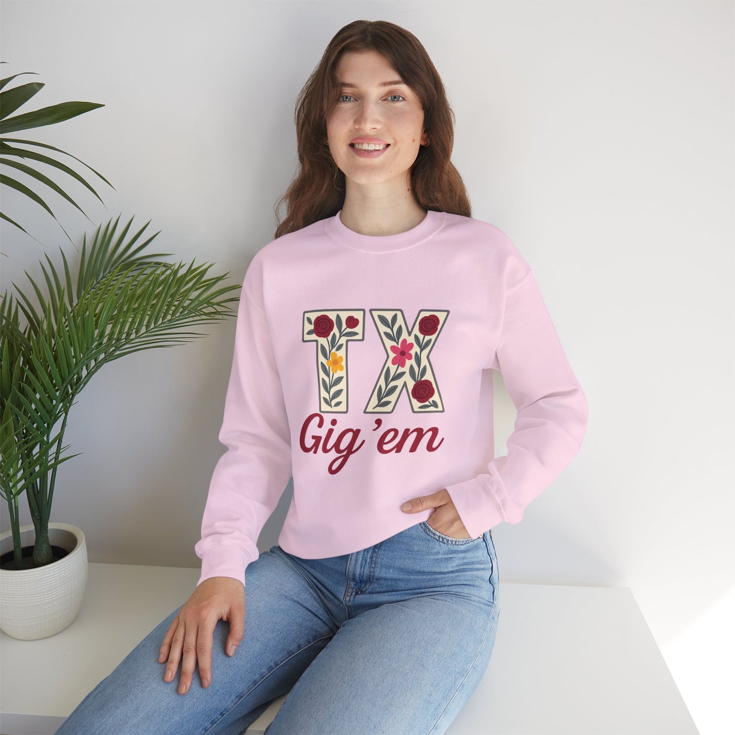 Texas Floral Crewneck Sweatshirt, Cozy Texas Sweatshirt, TX Gig'em Gift, Unisex Sweatshirt for Gamers, Floral Crew Neck for Casual Wear