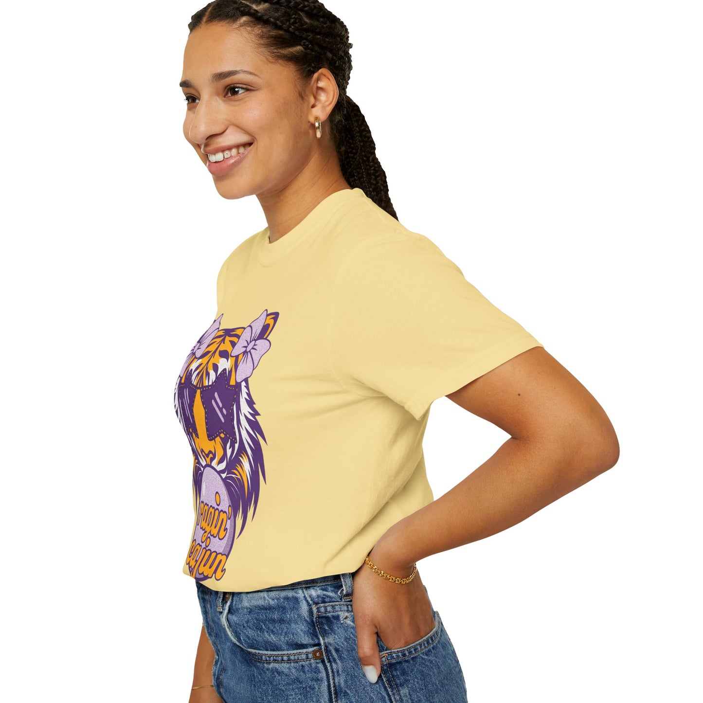 Ragin Cajun Bow Bubble Tiger T-Shirt - Casual Wear and Gift for Animal Lovers