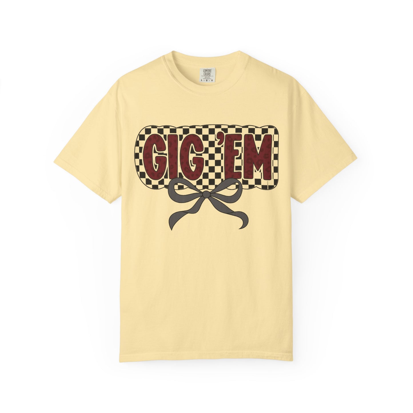 Checkered Style Unisex T-shirt with 'GIG'EM' Design, Trendy Graphic Tee for Casual Wear, Fan Merchandise, Gift Idea, Summer Essential