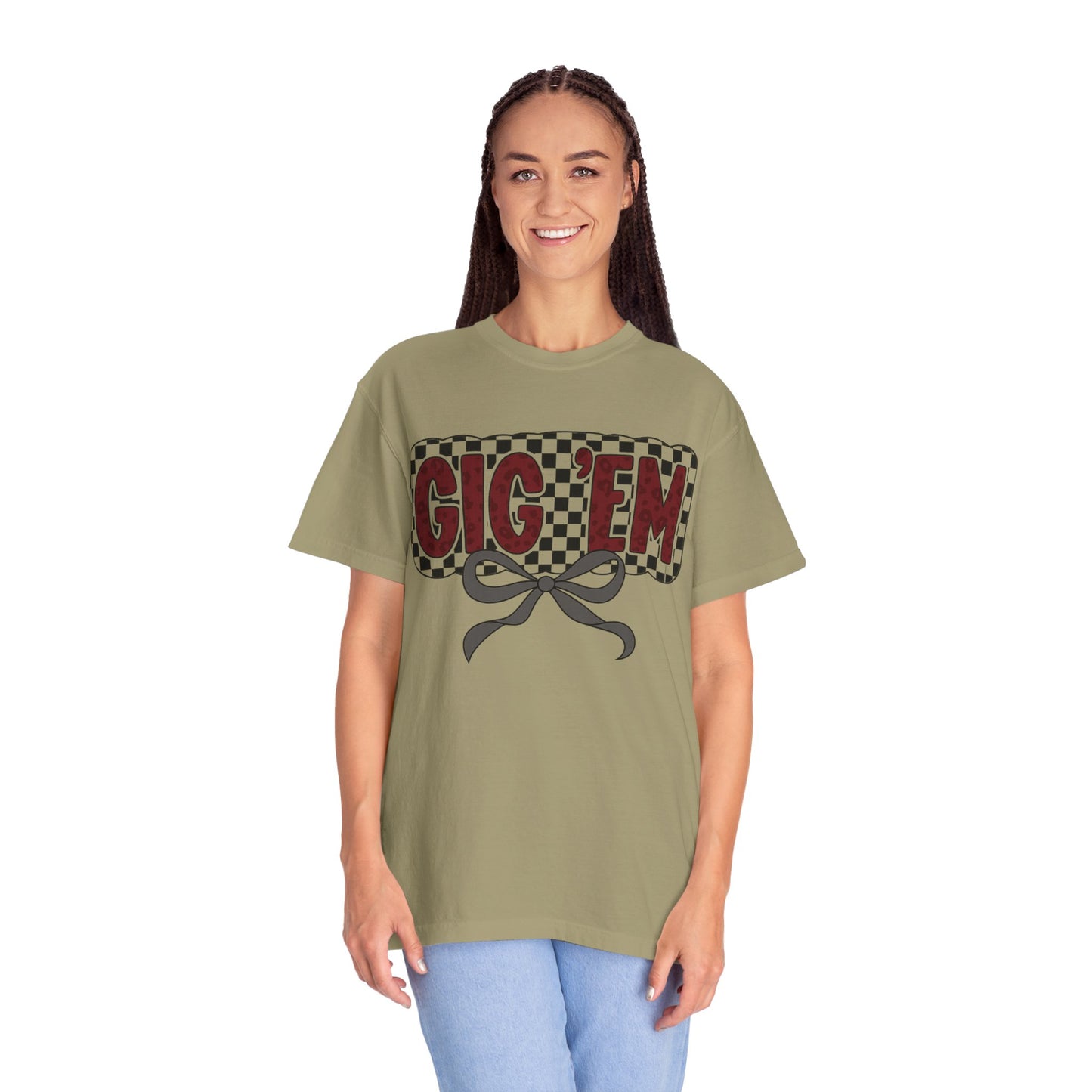 Checkered Style Unisex T-shirt with 'GIG'EM' Design, Trendy Graphic Tee for Casual Wear, Fan Merchandise, Gift Idea, Summer Essential