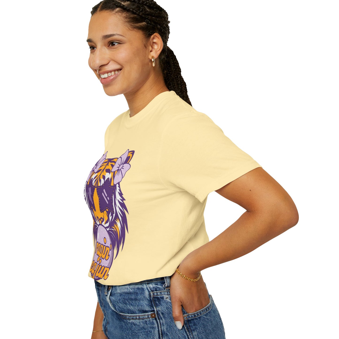 Ragin Cajun Bow Bubble Tiger T-Shirt - Casual Wear and Gift for Animal Lovers