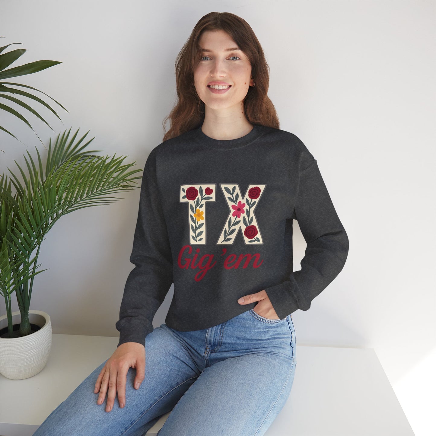 Texas Floral Crewneck Sweatshirt, Cozy Texas Sweatshirt, TX Gig'em Gift, Unisex Sweatshirt for Gamers, Floral Crew Neck for Casual Wear